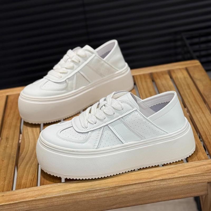 

Два носить кожаные маленькие белые туфли женские туфли лето новые толстоподошвенные тонкие дышащие увеличивающие рост модные повседневные кеды 40