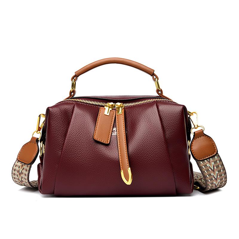

Women s bag new women s bag contrasting color women s hand shoulder pillow bag soft leather diagonal span locomotive bag красный