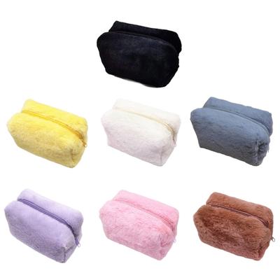 Bolsa de Maquillaje de Felpa Materiales de Poliéster Suave para Organizar Cosméticos Diseños Modernos y Prácticos para Mujeres
