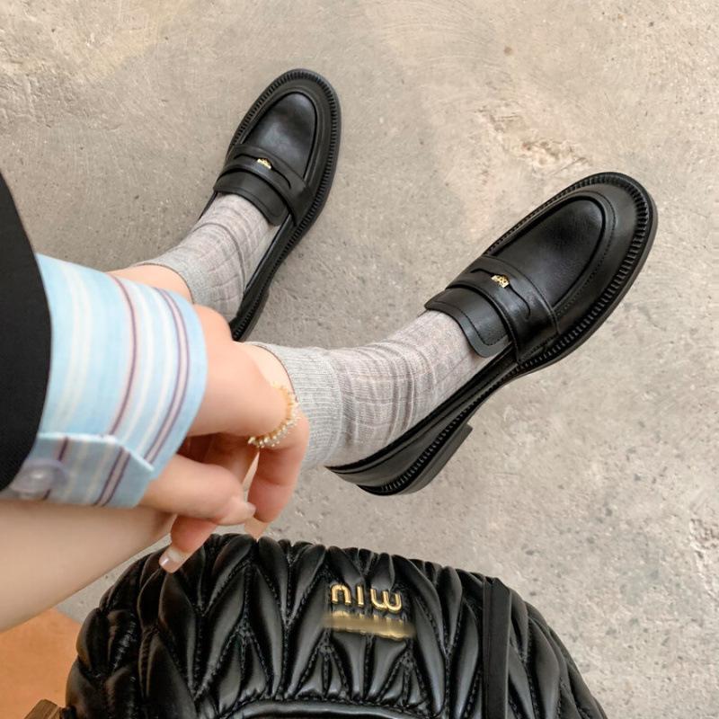 New round head leather large size single shoes women's low heel non-slip thick sole comfortable fashion sheepskin women's shoes four seasons small le