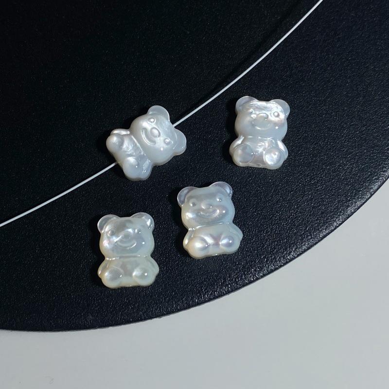 

Seawater White Mother-of-Pearl Teddy Bear Carved Shell Hairpin Necklace Bracelet Accessories for DIY Beading.