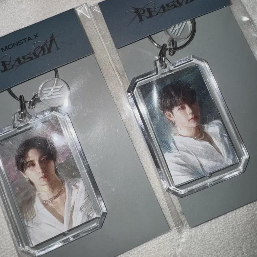 

Monsta X Norizon Self-portrait Keyring Chang Kyun, Jooheon