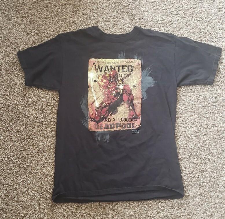 Marvel Deadpool Men s Graphic T Shirt Medium S