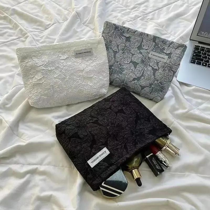Pink Floral Embossed Portable Bag, Stylish Beautiful Cosmetic Bag, Large Capacity Simple Storage Bag, Suitable for Everyday Use
