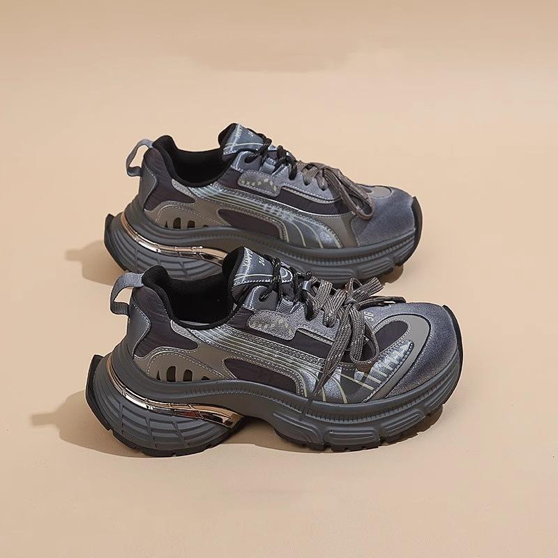 European station thick-soled heightening dad shoes women's 2025 spring new trendy cool fried street light casual running sneakers