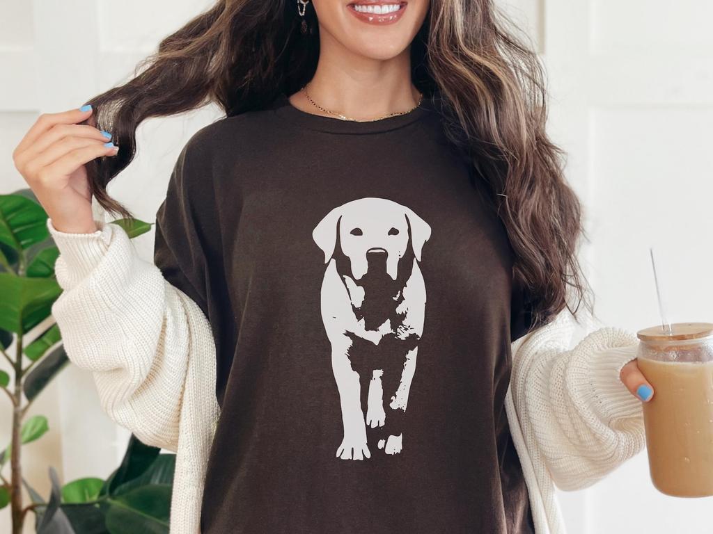 Labrador Retriever Silhouette T-Shirt: Minimalist Dog Mom or Dad Tee, Lab Lover Outline Gift, Loyal Pup T-Shirt
