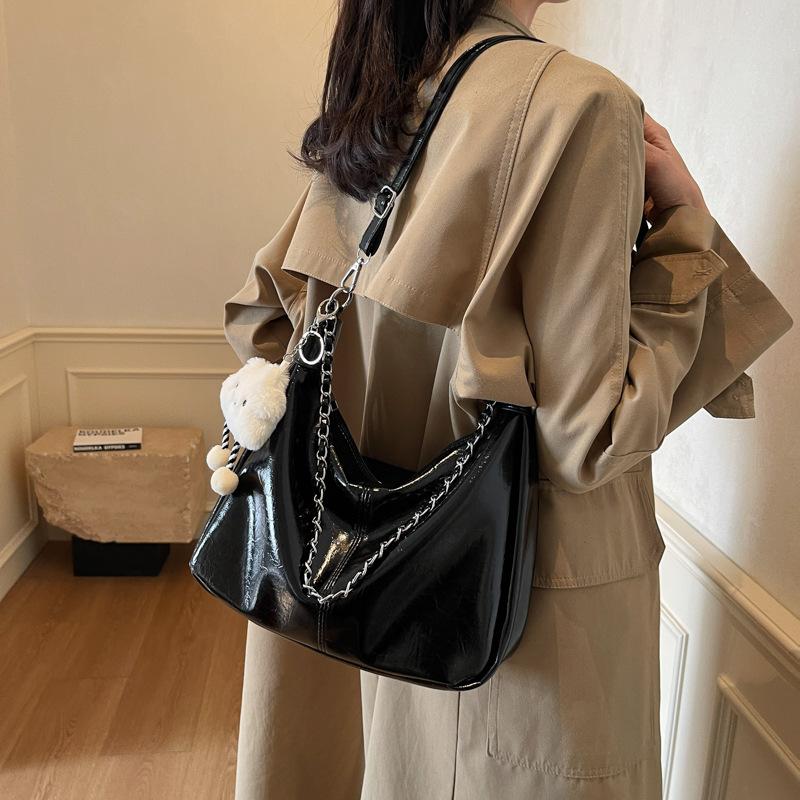 Trendy fashion tote bag women's Korean version of the new simple and versatile shoulder bag 2025 winter niche design messenger bag