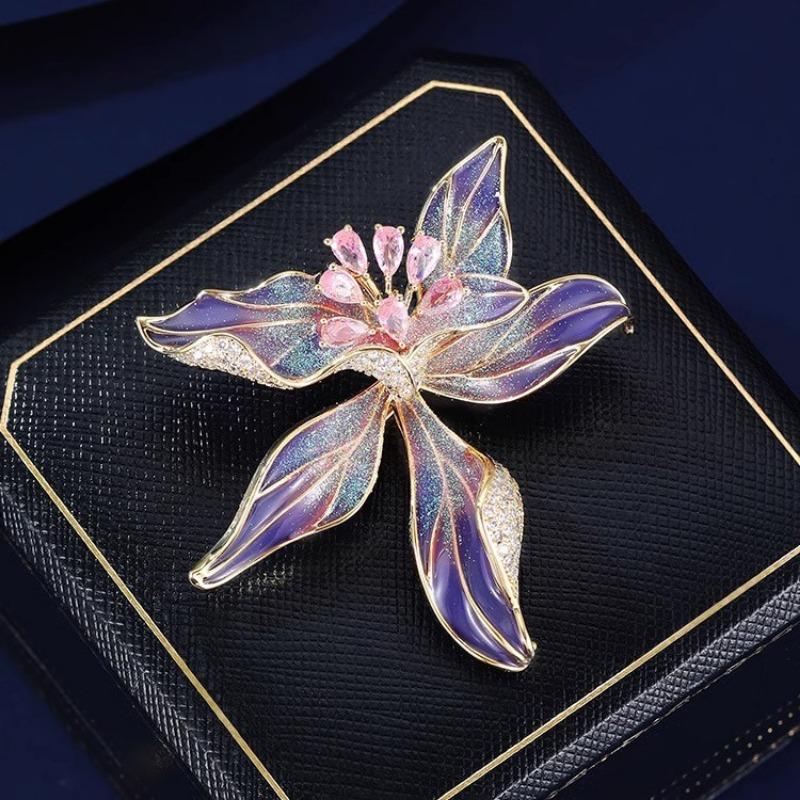 Brosche Orchidee im chinesischen Stil, Hochwertige Damenbrosche aus exquisitem und individuellem Emaille, Brosche mit Nischendesign