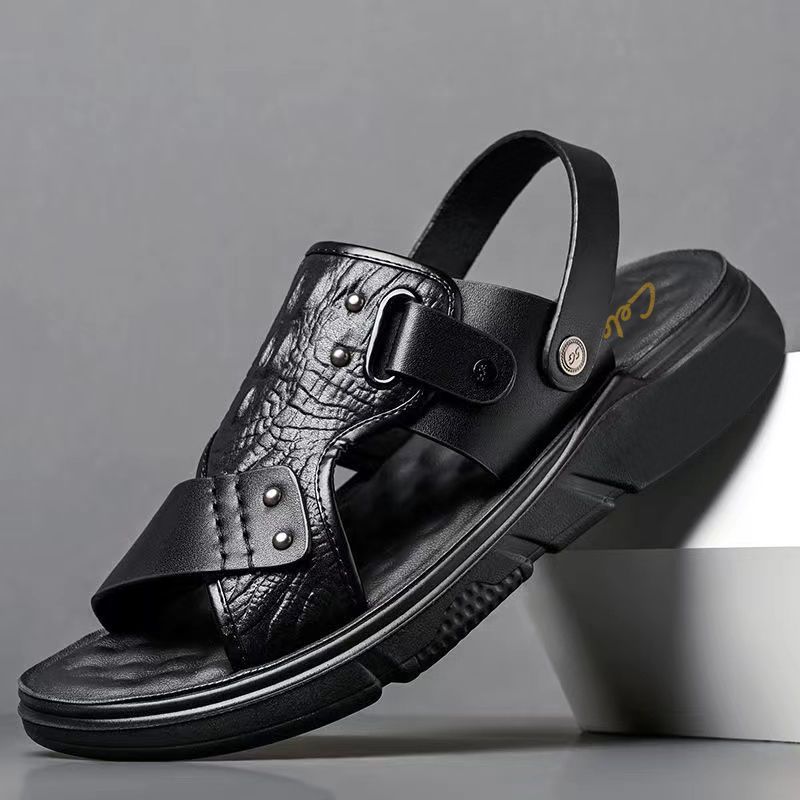 Slippers wear non-slip and step on shit feeling thick-soled one-word drag outdoor sports driving dual-purpose beach sandals