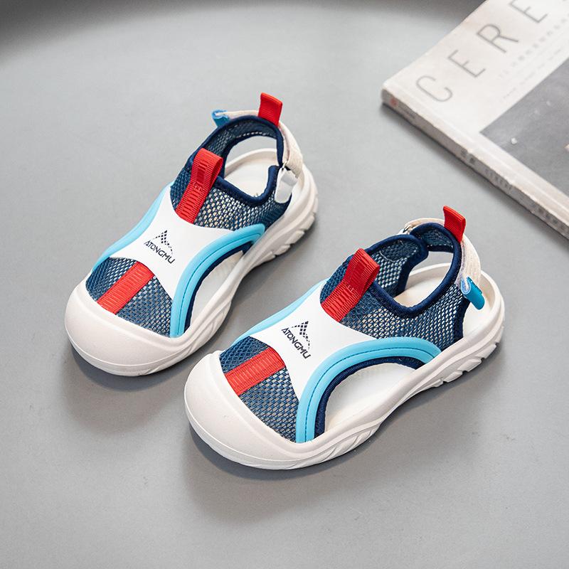 Kindersandalen Sommer neue Jungen und Mädchen Studenten Sportsandalen weiche Sohle Zehenschutz rutschfest Mädchen hohle Schuhe