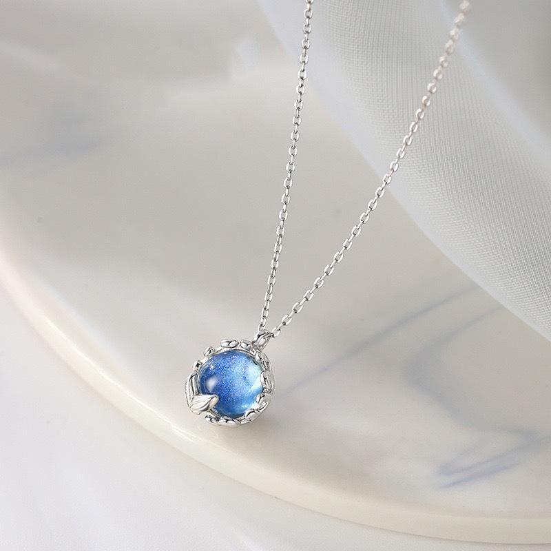 Blue Bead Fish Tail Moonstone Necklace for Women with Niche Design Sense Fashionable Light Luxury Temperament Exquisite Collarbone Chain
