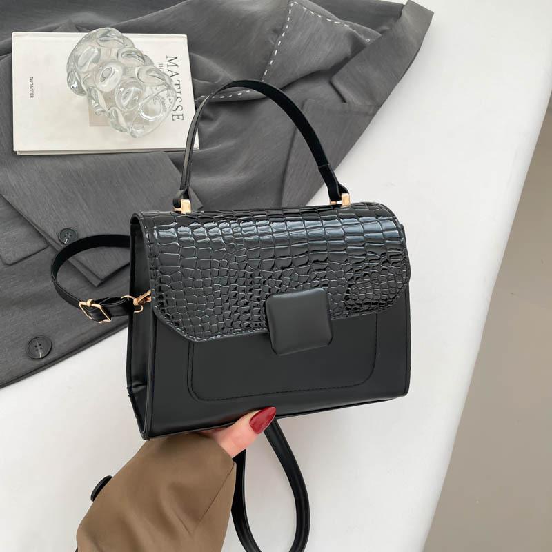 2025 New Versatile Bag Cover Crossbody Bag Niche Korean Small Square Bag Daily Simple Armpit Bag Shoulder Bag for Women