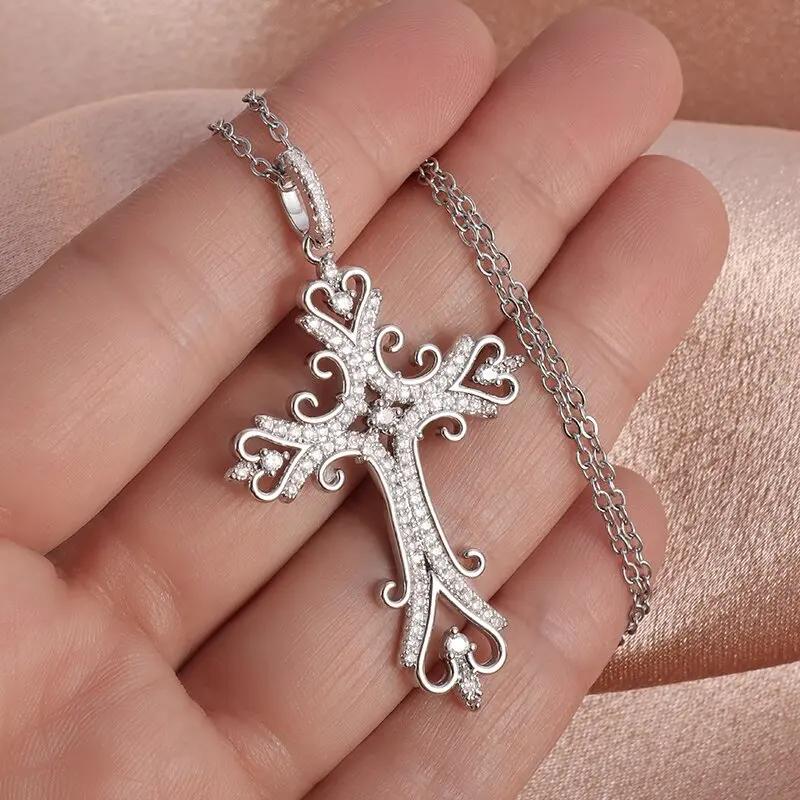 Exquisite Cross Studded Zircon Pendant Necklace for Women Fashion Glamor Wedding Jewelry