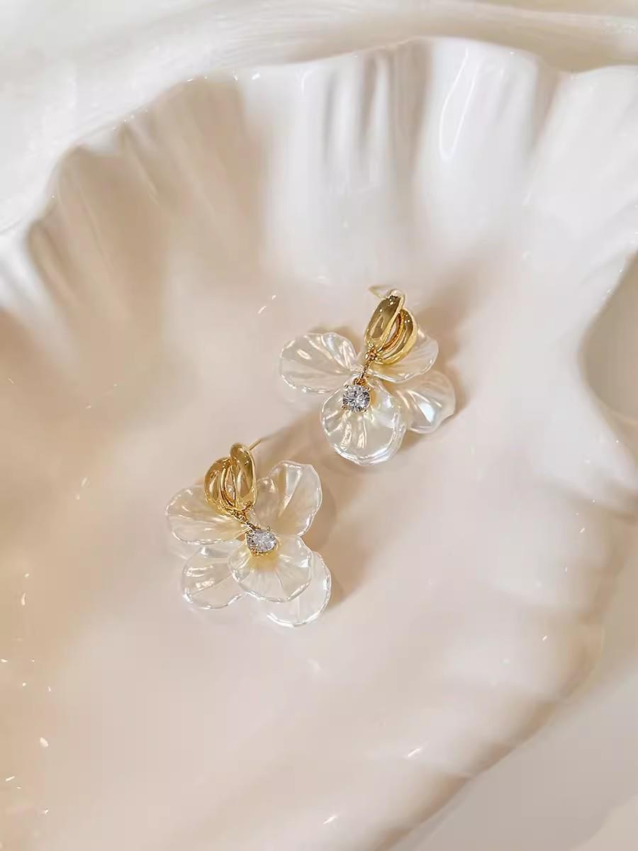 

Ретро акриловые серьги с кисточками в виде цветов: Изысканные роскошные серьги с бриллиантами для женщин