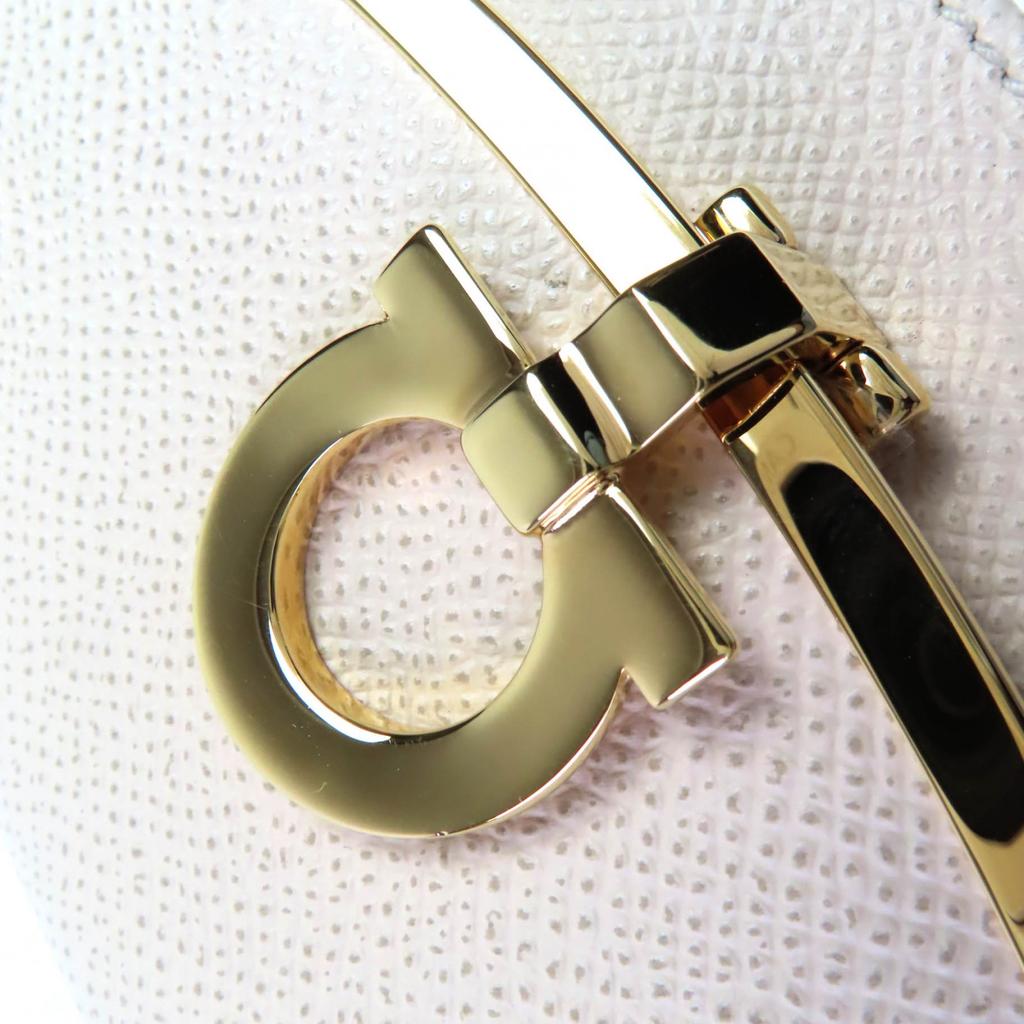 Pristine Salvatore Ferragamo Card Case beige leather Women 22D198 Used