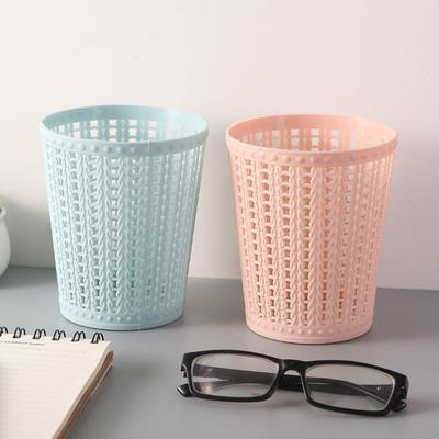 2Pcs Desktop Trash Can Rattan-Like Hollow Design Anti-Aging Mini Desktop Trash Can Compact Size Desk Garbage Bin