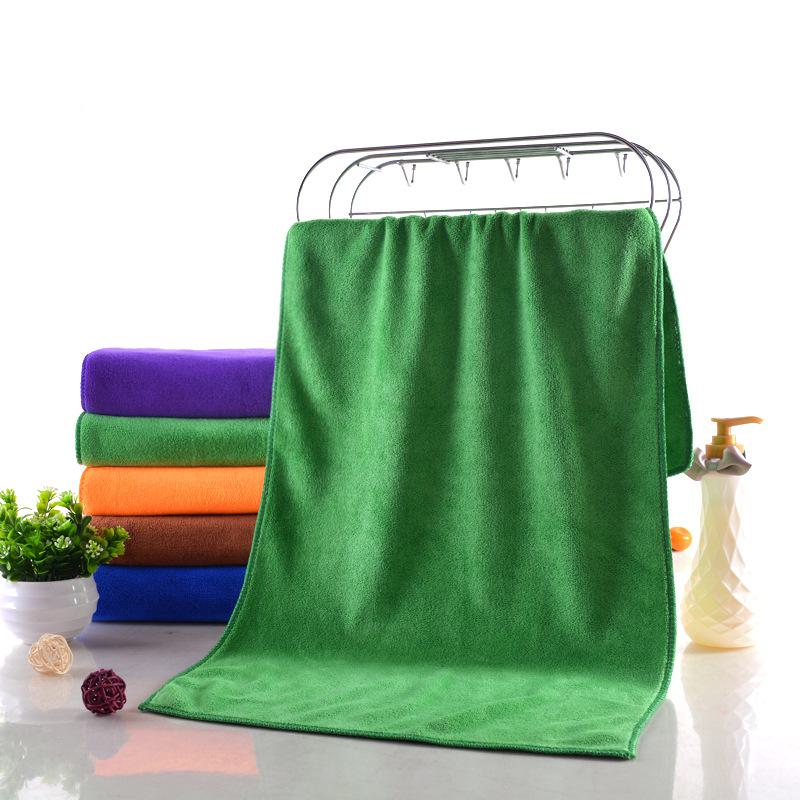 Ściereczki czyszczące niepozostawiające włókien do zakładów fryzjerskich, mycia szyb, mycia samochodów – chłonne, grube, nie pozostawiające włókien – ręczniki na stacje benzynowe.