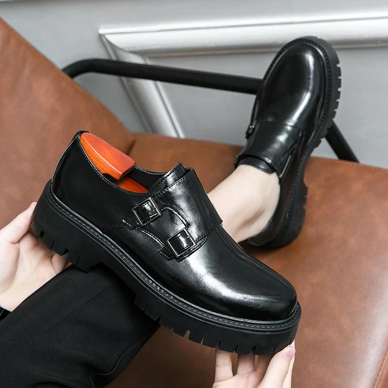 Nuove Scarpe da Uomo Punta Tonda Pelle PU Nera Doppia Fibbia Piattaforma Maschili Scarpe Eleganti Tacco Chunky Vintage Scarpe da Festa Scarpe Formali da Uomo
