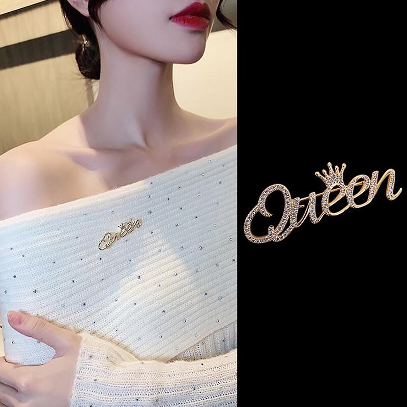 Letter Brooch Queen Temperament Suit Brooch  Gem Versatile Cardigan Pin