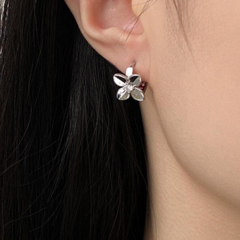 Sweet Flower Earrings Female Retro Fashion Personality Temperament Hundred Matching Plated Ear Buckle Niche Earrings Dainty Earrings Daily Wear