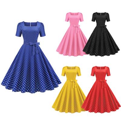 Vintage jurk met stippen, klassieke filmstijl, elegante, tijdloze damesjurk met retro-design en vierkante kraag
