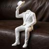 Statua Decorativa da Scrivania Creativa, Ornamento da Tavolo con Gentleman Seduto Stampato 3D, Statuetta Astratta Minimalista Senza Volto, Ornamenti da Tavolo Unici Arte Estetica