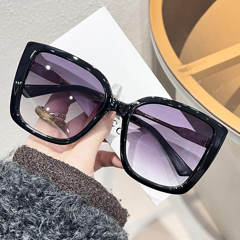 1 Stück Damenmode Sonnenbrille mit großem quadratischem Rahmen - Stilvolle lila Verlaufsgläser mit Schildpattmuster