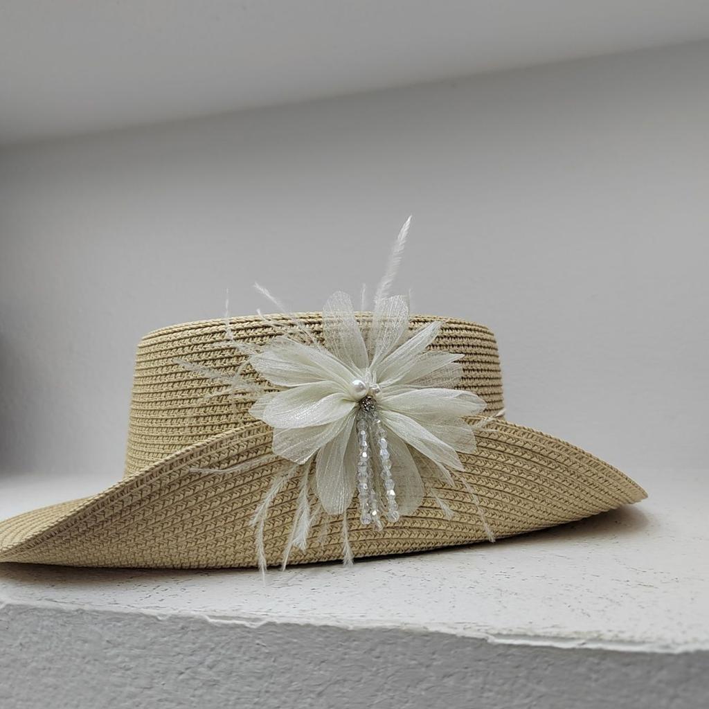 Summer Elegant Top Hat Grass Hat Versatile Pearl New Fashion Sunscreen and Sunshade Hat Flower Hat Beach
