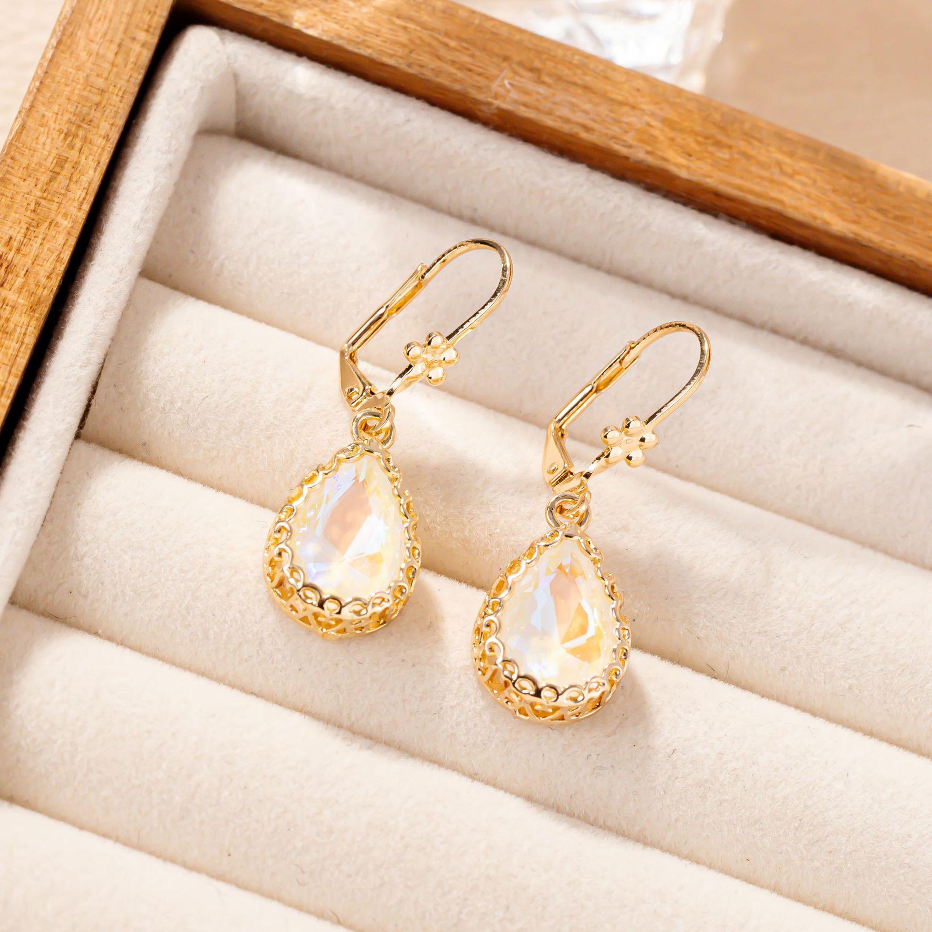 Colorful Geometric Water Drop Earrings: Fashionable, Long, Shiny, Versatile Ear Ornaments for Women.