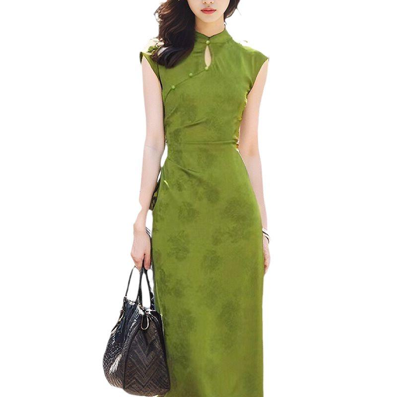 Elegant 2024 Summer Green Frog Button Dress: Chic Slimming, New Chinese Style, Long Dress.