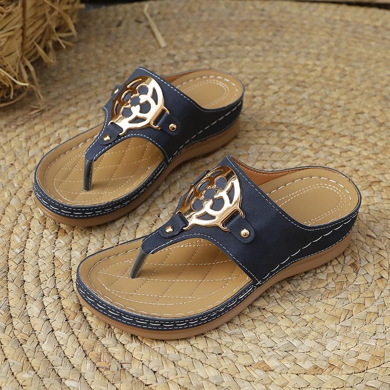 

Summer new toe metal buckle four-leaf clover flip-flops fashionable flat-bottomed cool slippers 43 синий