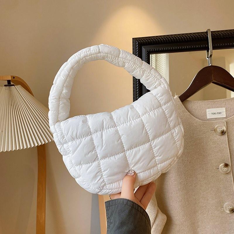 Fashionable Unisex Korean Cloud Handheld Bag In Various Colors With Chic Quilted Texture