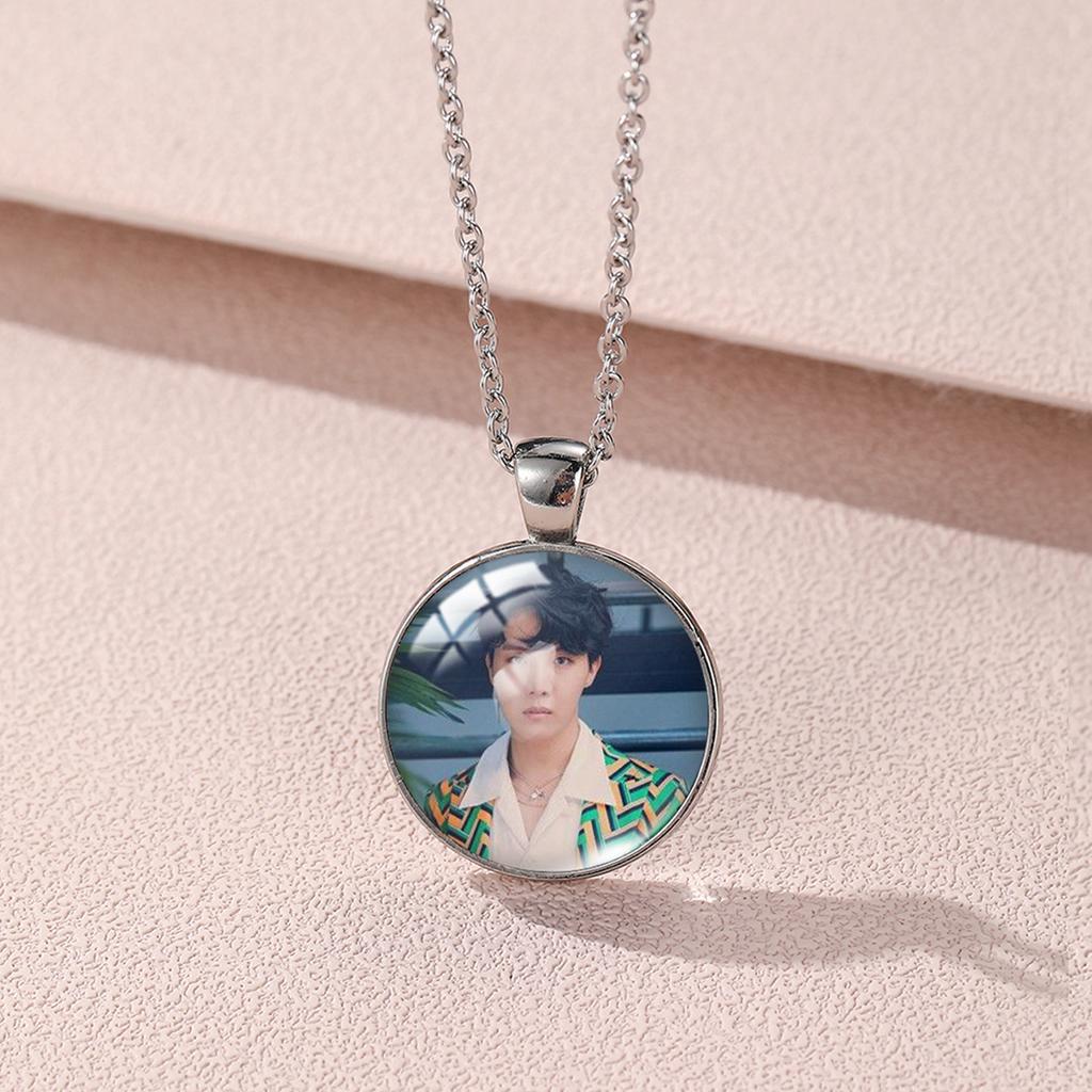 Colar redondo BTS, pingente Bangtan Boys com foto de membro, Item Colecionável Kpop para Fãs ARMY