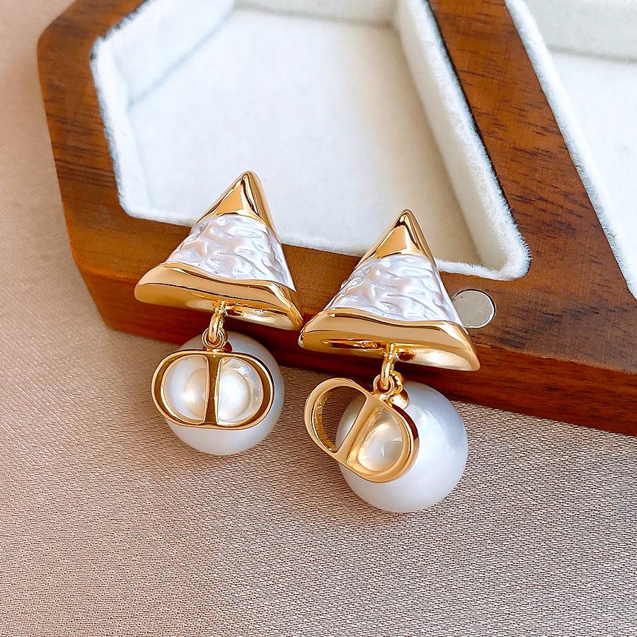 Серьги-гвоздики треугольной геометрической формы с жемчугом, покрытые настоящим 18-каратным золотом, серьги для создания образа.