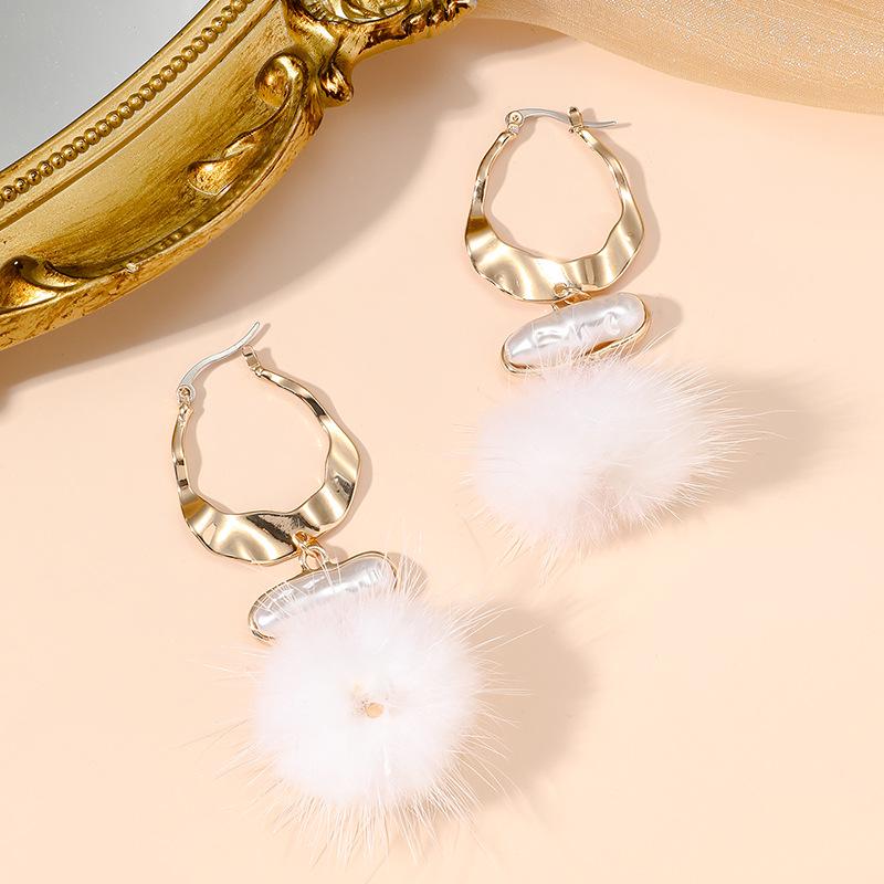 Irregular Pearl Feather French Chic Earrings