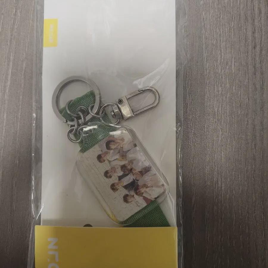 

BTS Выставка BTS Сегодняшний брелок