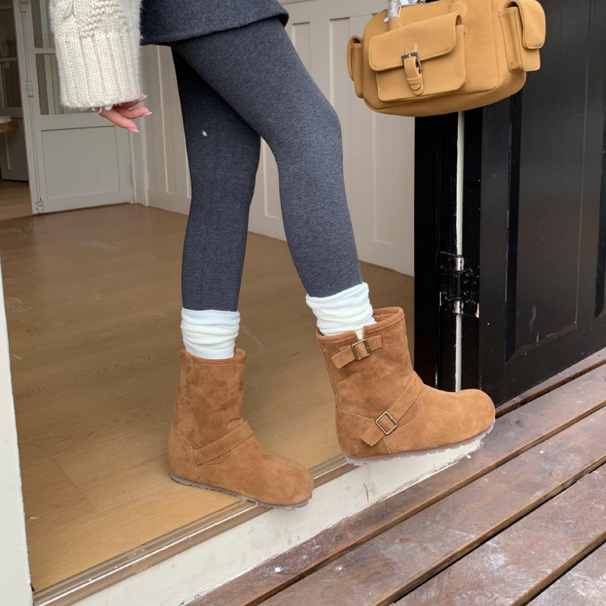 

Thick-soled ugly cute boots for women, new retro British style belt buckle for women in autumn and winter 2025, small short boots for women 39 коричневый