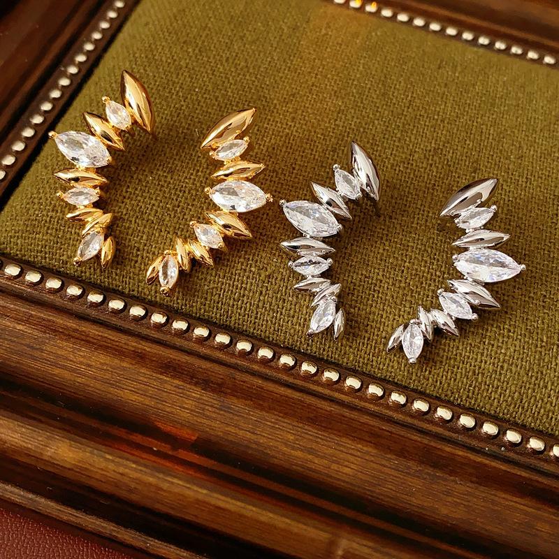 Hot Selling Irregular Earrings, Light Luxury, Cool Style, Personalized Earrings, Versatile, High-end, Fashionable Earrings