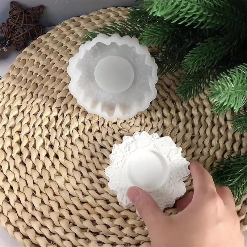 Holiday Candle Holders Mold in Silicone, Christmas Wreath Shape for Epoxy Resin, Cements and Plasters Casting, Round Tealight Decors for Tabletop
