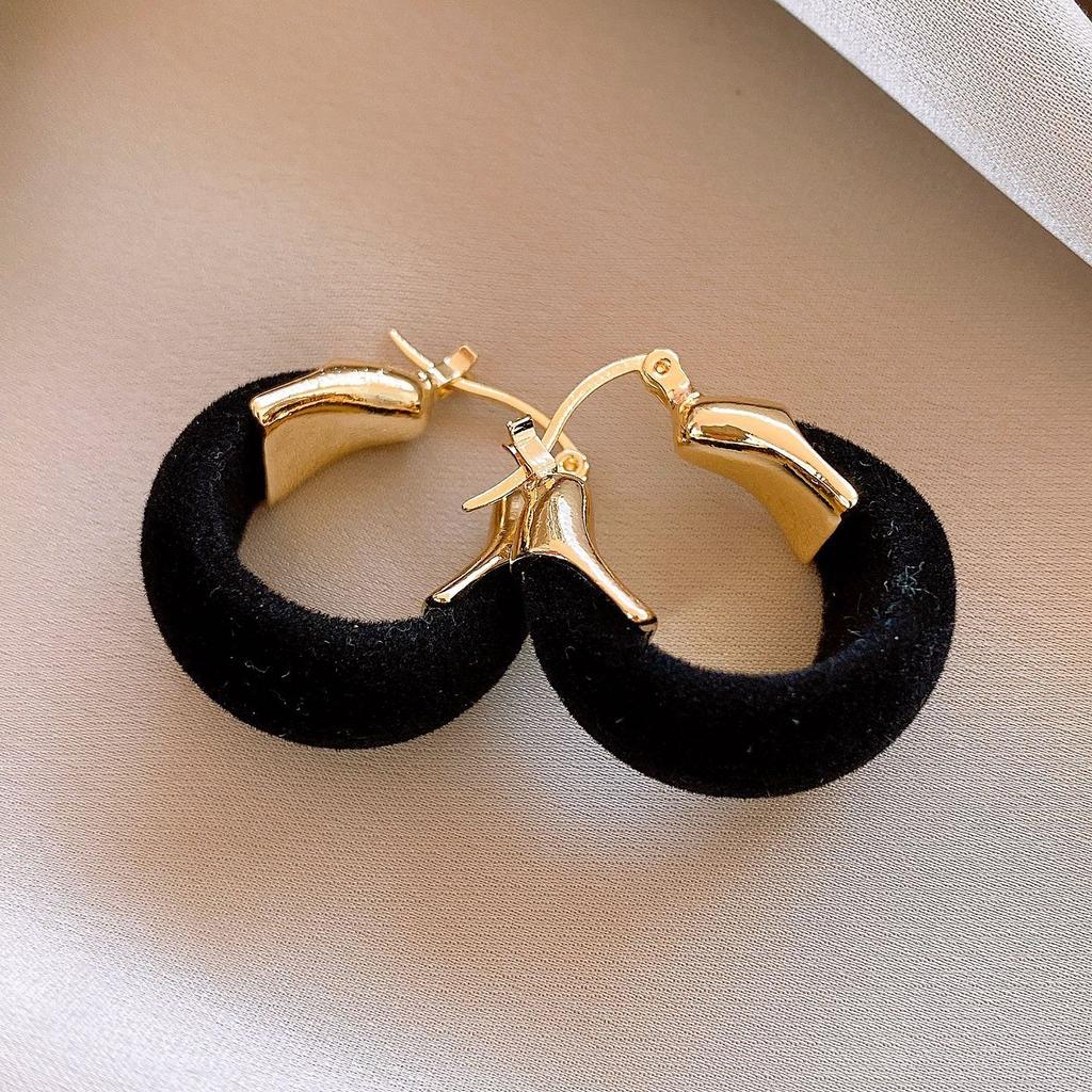 Autumn and winter retro Maillard flocked round leopard print earrings ear buckles personalized temperament earrings