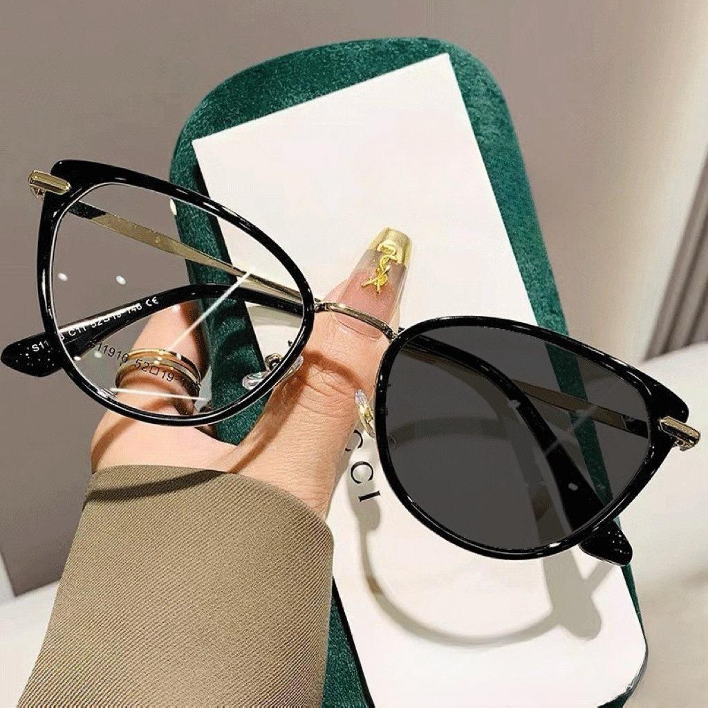 

Cat Eyes Anti Blue Color Changing Glasses 2 in 1 Unisex Outdoor Photochromic Glasses for Women Color Changing Computer Glasses