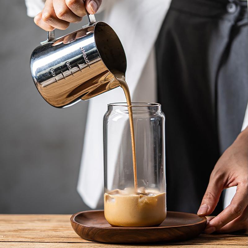 2Pcs 550ml Glass Cup Can Shaped Drinking Glasses Iced Coffee Cup Bubble Tea Mug Beer Tumbler Juice Milk Beverage Cup with Straws