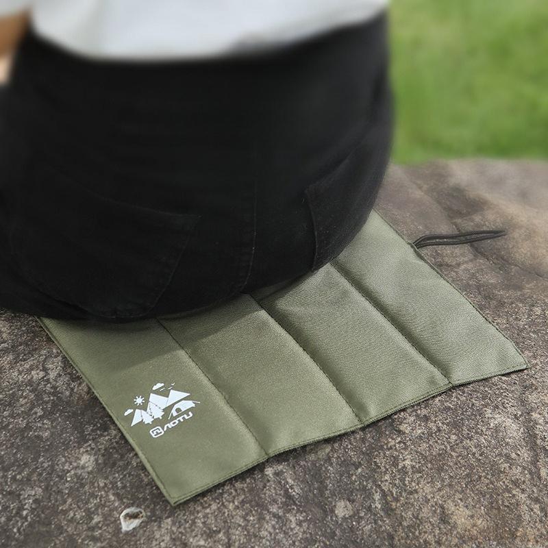 1Pc Portable Thickened Waterproof Camping Picnic Moisture-proof Mat Outdoor Beach Travel Folding Small Seating Cushion