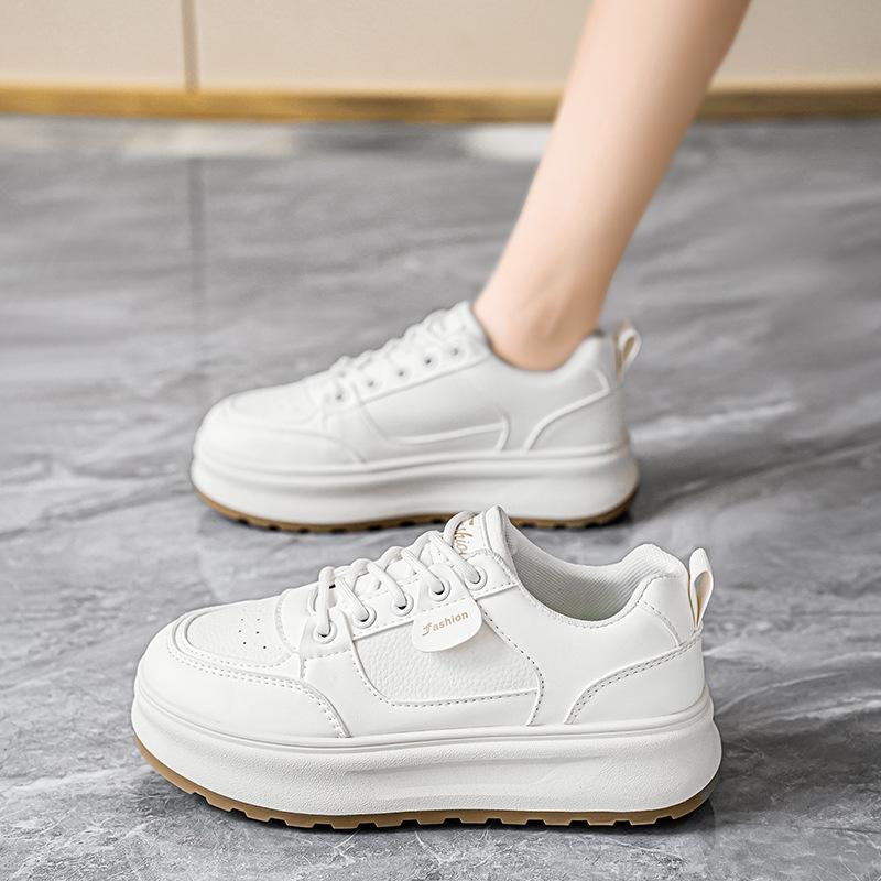 2025 spring women's shoes new breathable little white shoes women's Korean version versatile thick-soled heightening sports and leisure board shoes