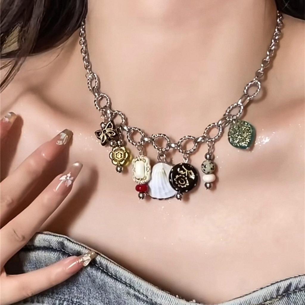 Simple Necklace Fashion Butterfly Pendant Necklace Shell Neck Jewelry Perfect for Youthful Couple or Close Friend