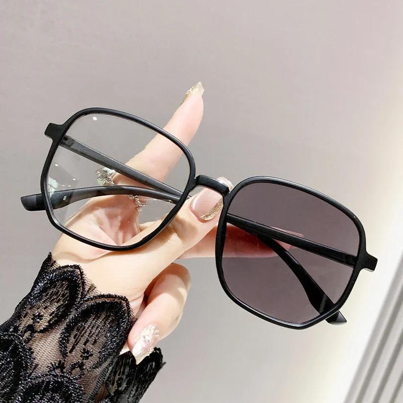 Large Frame Photochromic Finished Myopia Glasses Trendy Outdoor Short-sight Sunglasses Color Changing Anti Blue Light Glasses