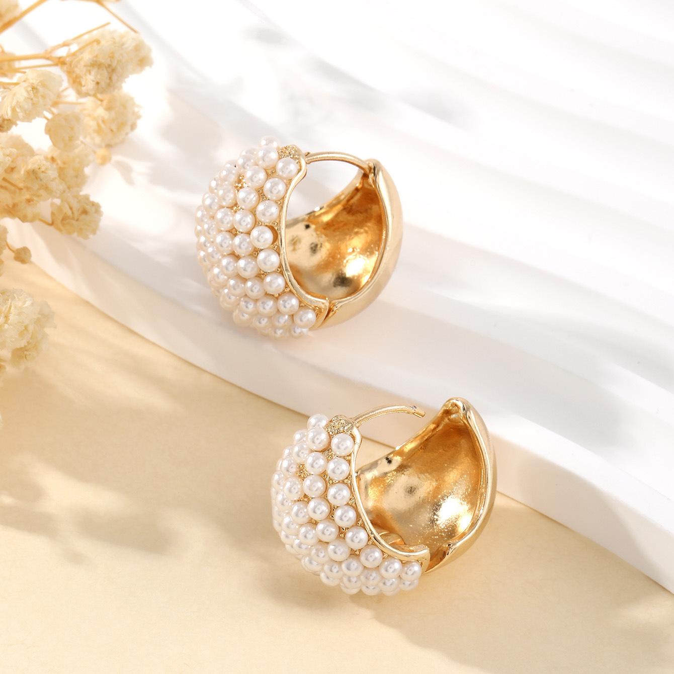 

Light luxury high-end pearl earrings Light luxury temperament design earrings Retro double-sided ear buckle earrings золотой