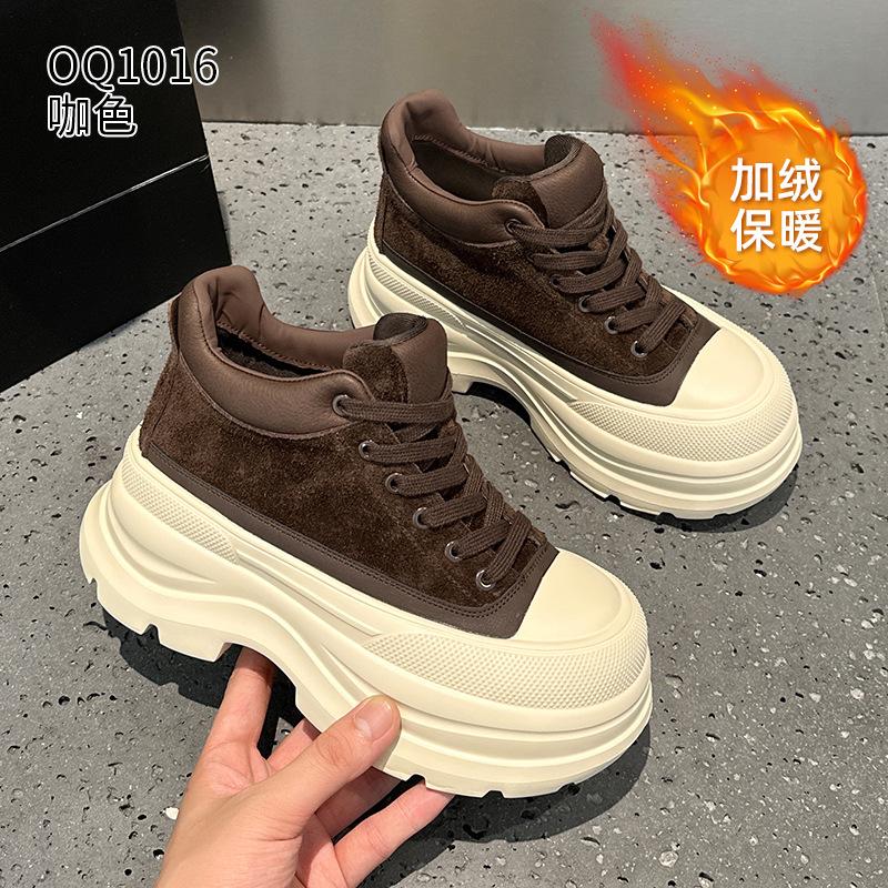Hoge casual schoenen herfst en winter nieuw dikke zool kleine fleece lichtgewicht board schoenen