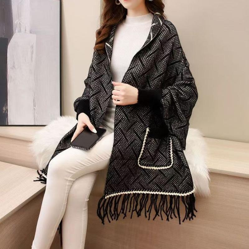 Damen dicker Herbst- und Winter neuer Schal Quaste Eimernaht Mantel atmosphärischer Pullover Strickjacke