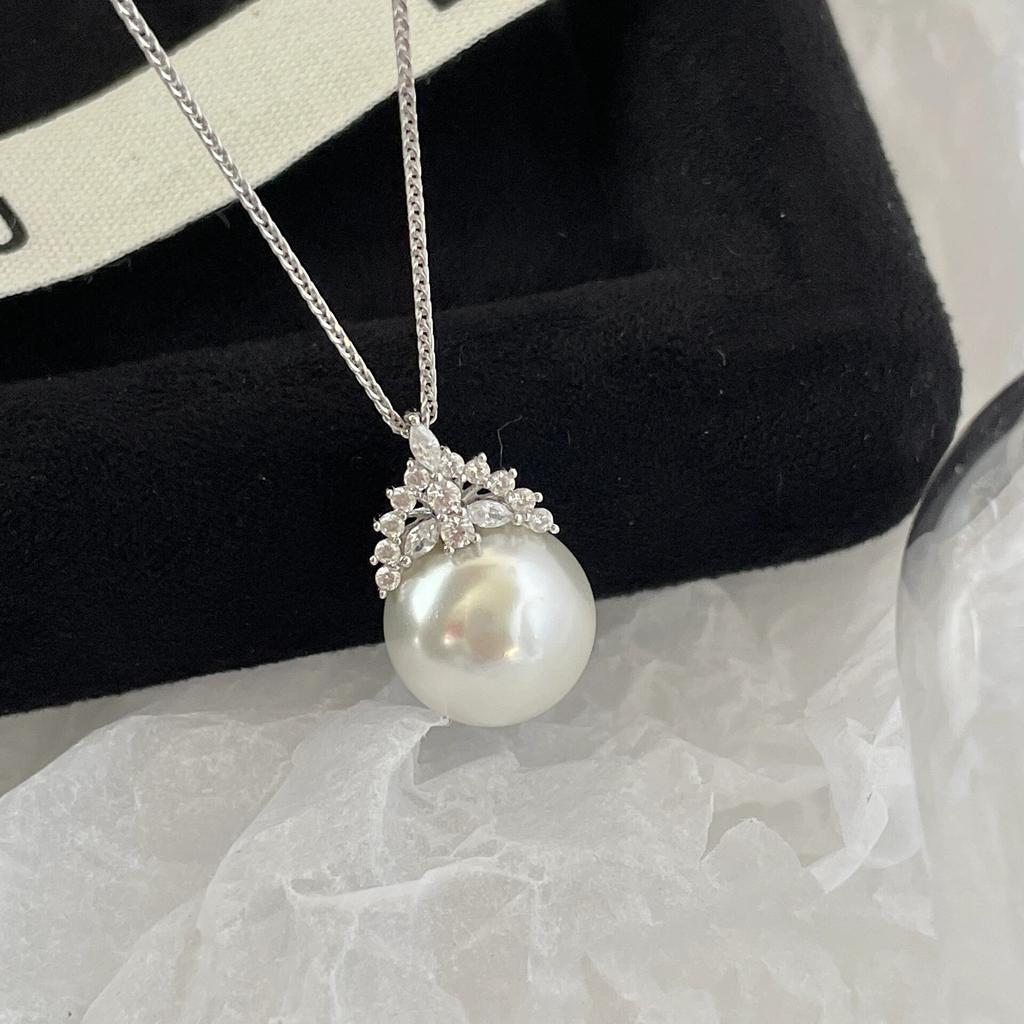 Snow Queen Pearl Necklace Sterling Silver Single White Pearl Pendant Full Diamond Crown Collarbone Chain Ornament